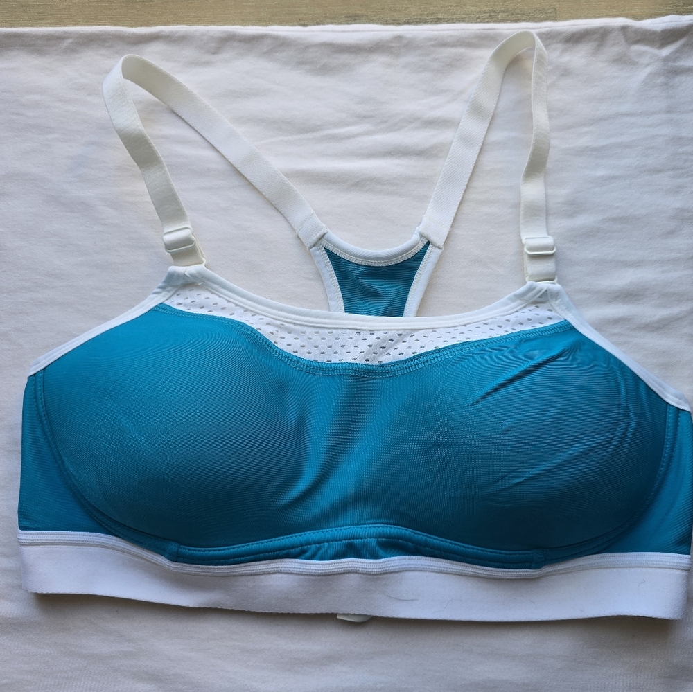 Champion Max Support Sports Bra – Size M